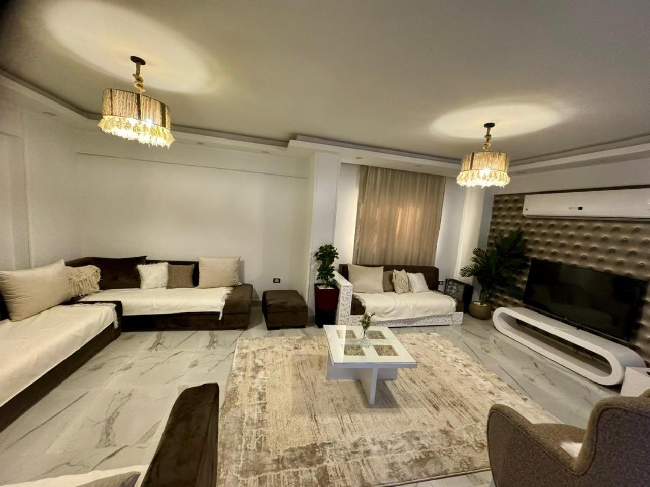 فخمة بالمهندسين